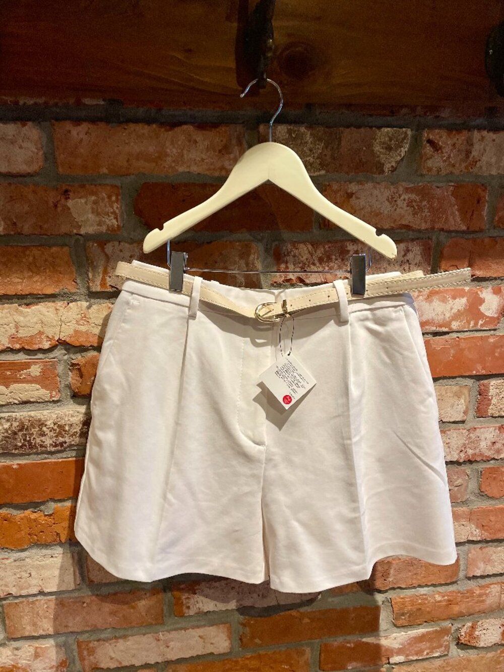 NWT Zara High Waisted White Shorts - Size Large
